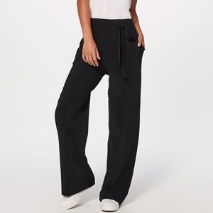 Lululemon Noir Pant, Black Size 4